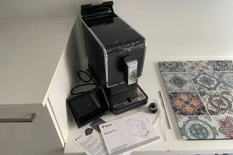 Der Lieferumfang des Tchibo Esperto Pro war vollständig und übersichtlich