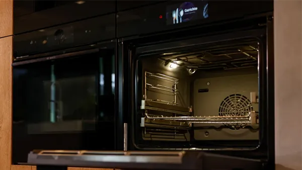 Der neue Bosch Serie 8 Backofen mit KI-Gerichterkennung