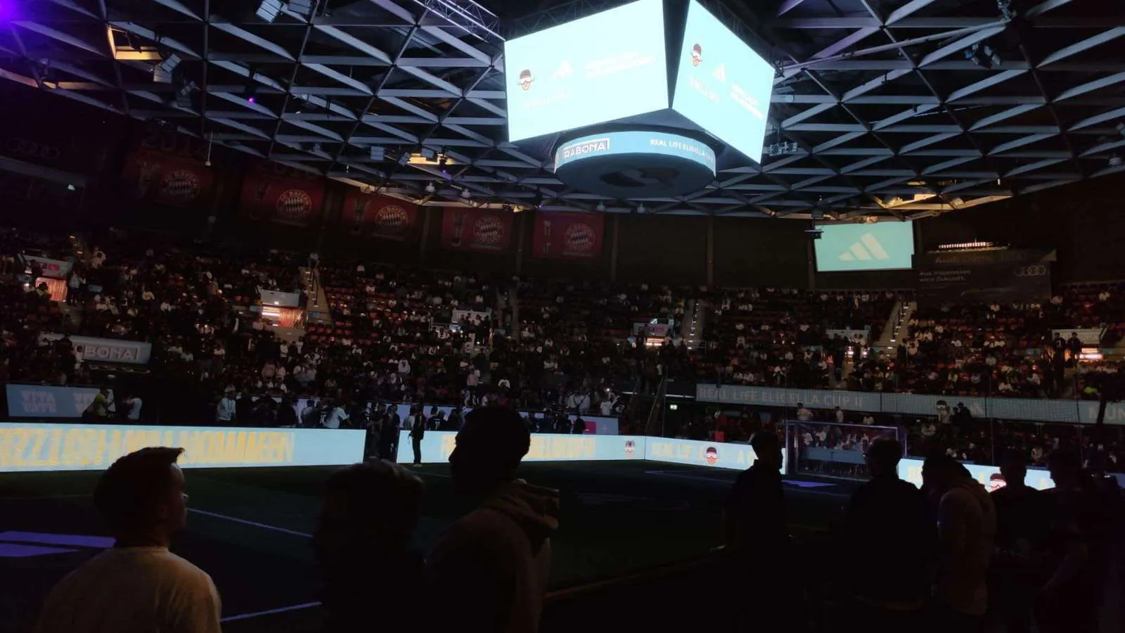 Der Platz vom Eligella Cup im Audi Dome in München.