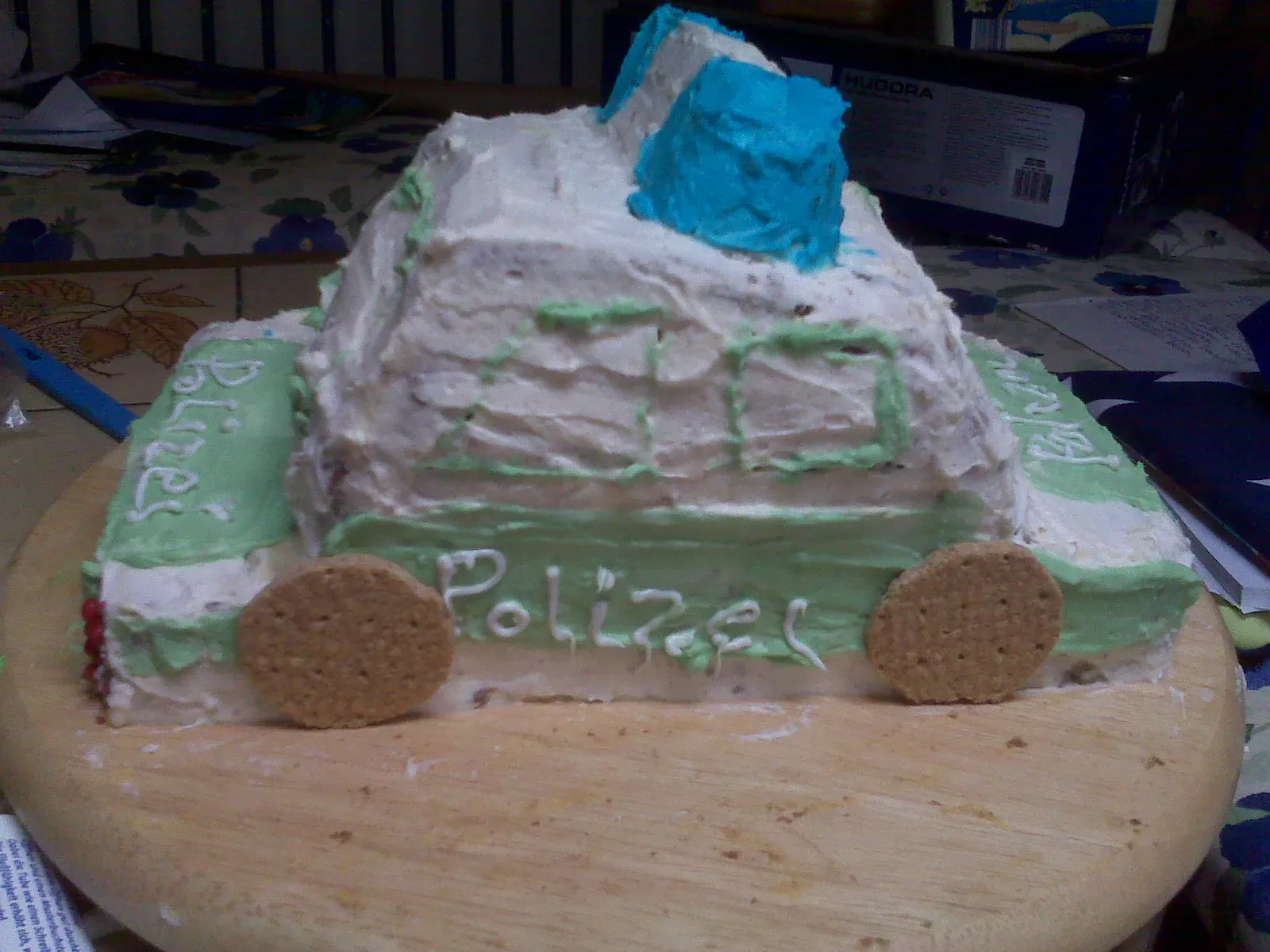 Der Polizeiautokuchen in einer grünen Farbvariante