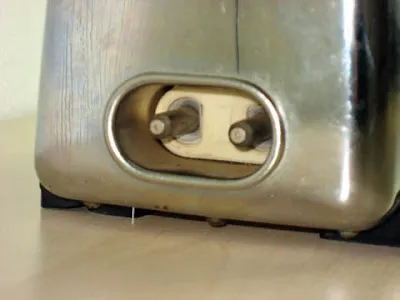 Detailaufnahme des Steckereingangs am Rowenta Toaster