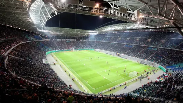 Die begeisternde Atmosphäre in einer deutschen Fußballarena