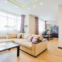 Die Genehmigung zur Tierhaltung kann von der Zustimmung des Vermieters abhängen.