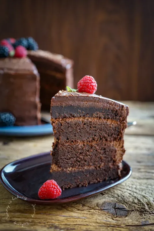 Die ultimative Schokotorte mit Schokomousse und Schokoganache