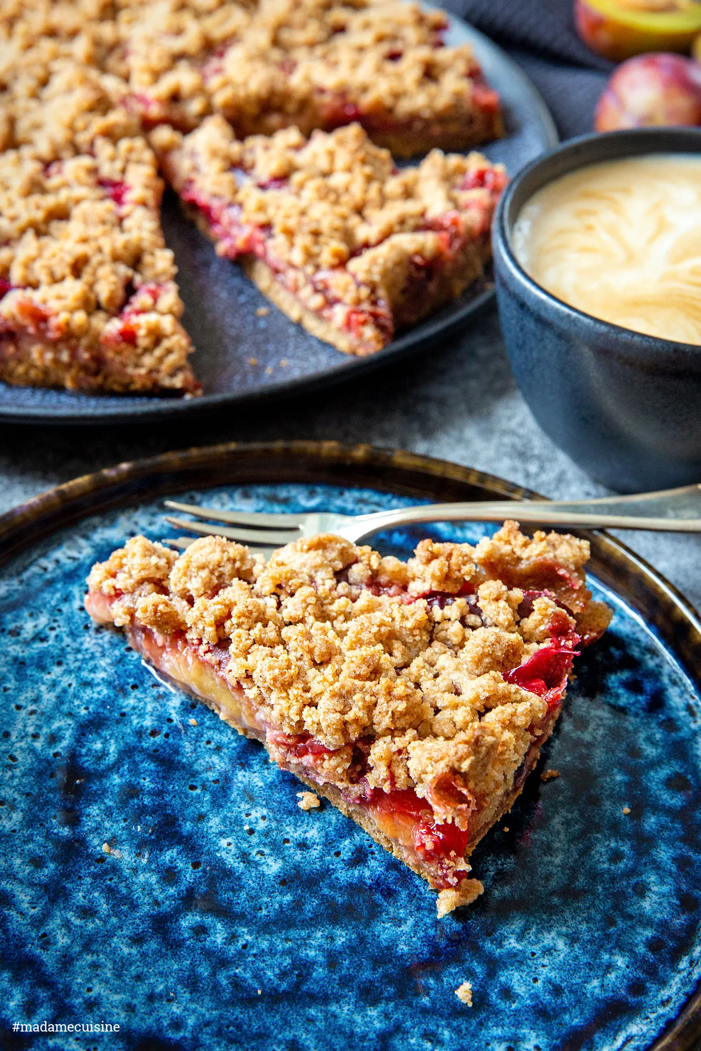 Diesen Klassiker Zwetschgenkuchen mit traumhaft leckeren Streuseln backen