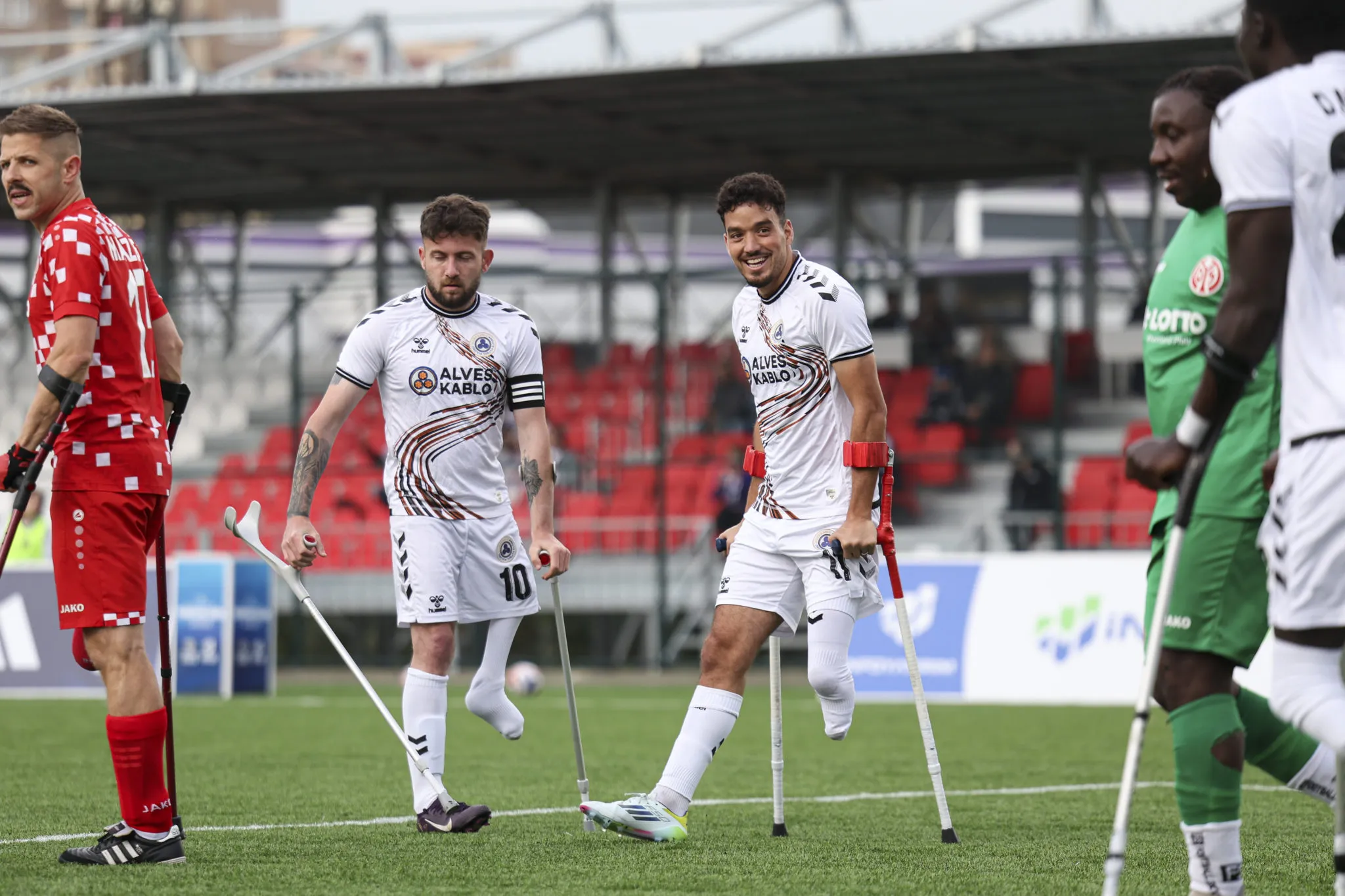 Ein Amputierten-Fußballspieler in Aktion