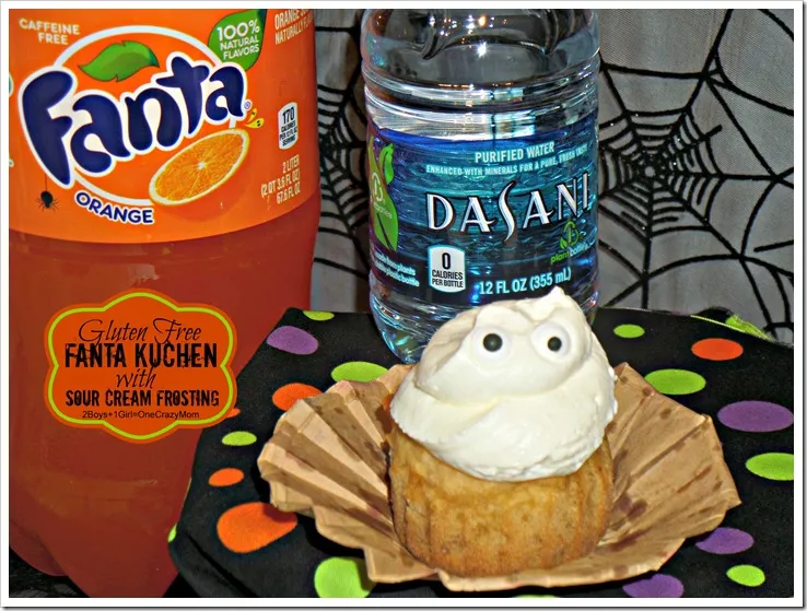 Ein fertig dekorierter Fanta Kuchen mit gruseligen Augen, ideal für eine Party