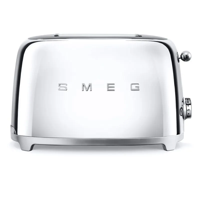 Ein glänzender Smeg 2-Schlitz-Toaster in Chrom im Retro-Stil der 50er Jahre
