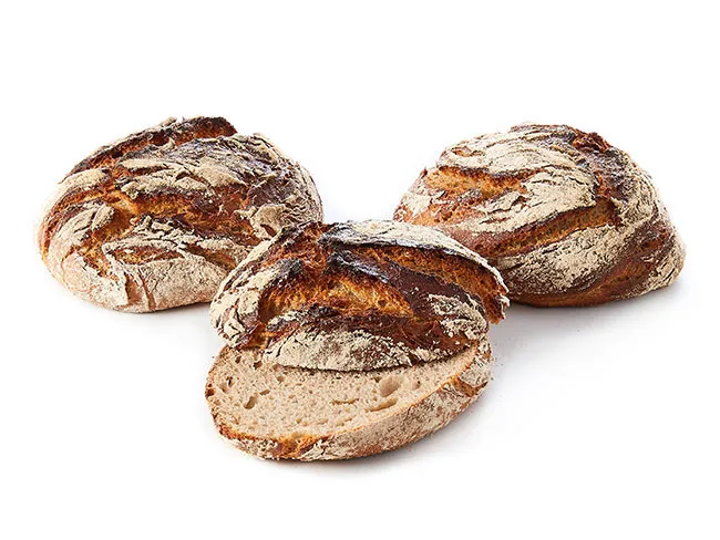 Ein großes, rustikales Bio-Bauernjunge Brötchen