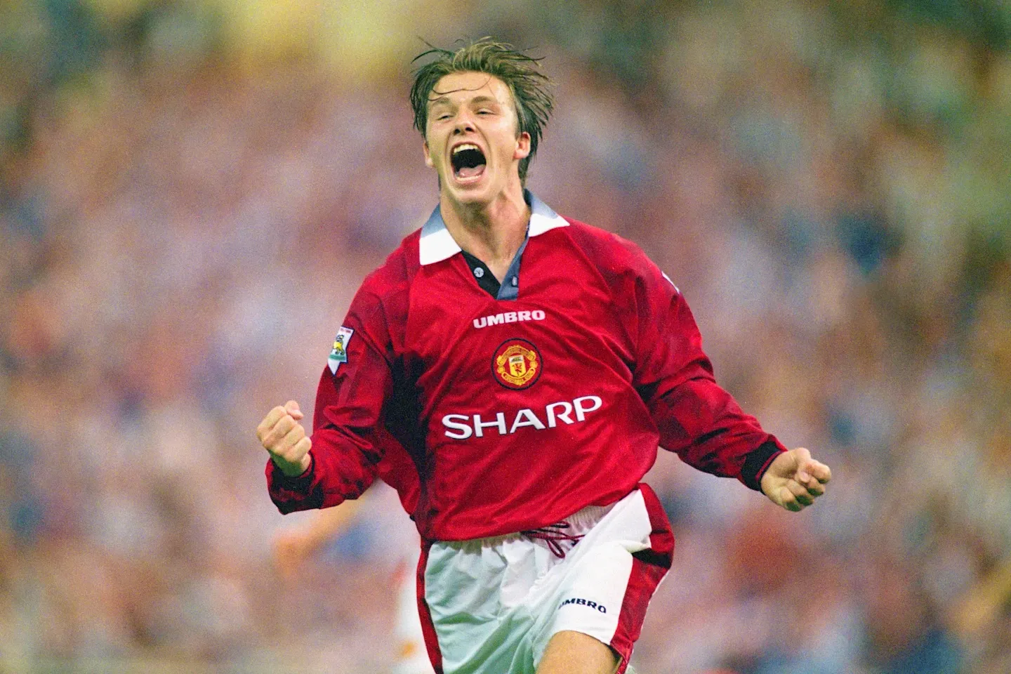 Ein junger David Beckham im Trikot von Manchester United.