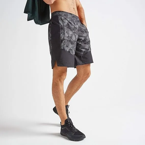 Ein Paar Domyos FST 500 Fitness-Shorts