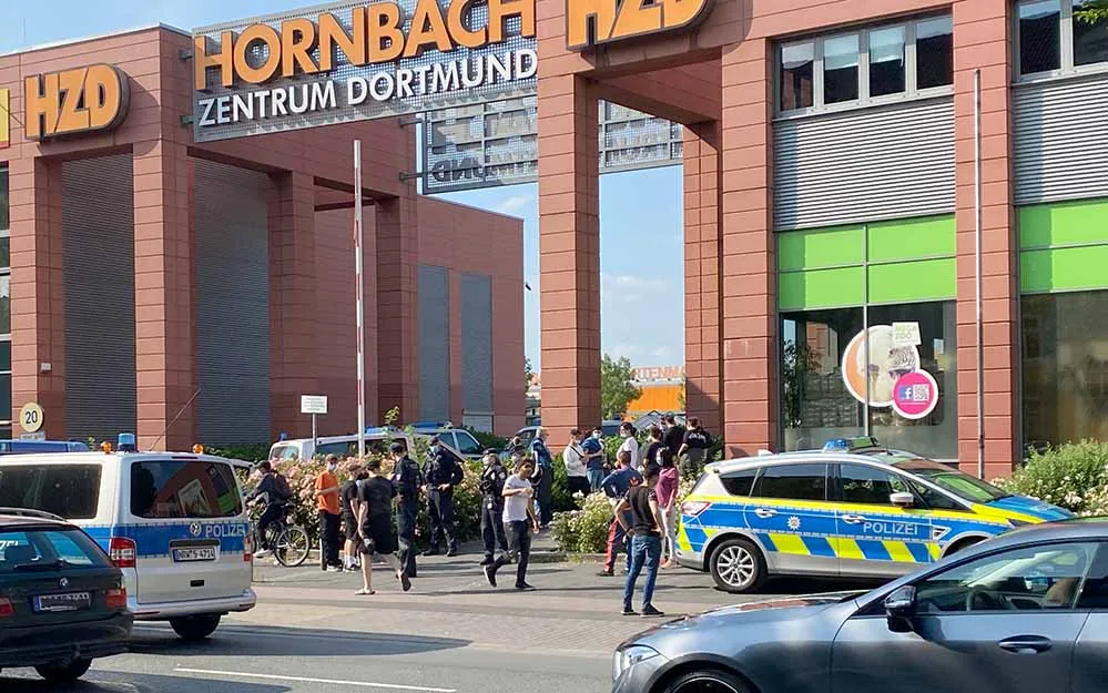 Ein Polizeieinsatz bei Hornbach ausgelöst durch eine YouTuber-Promotion
