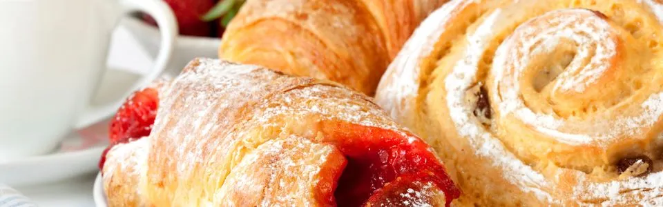 Eine Auswahl an frischen deutschen Backwaren