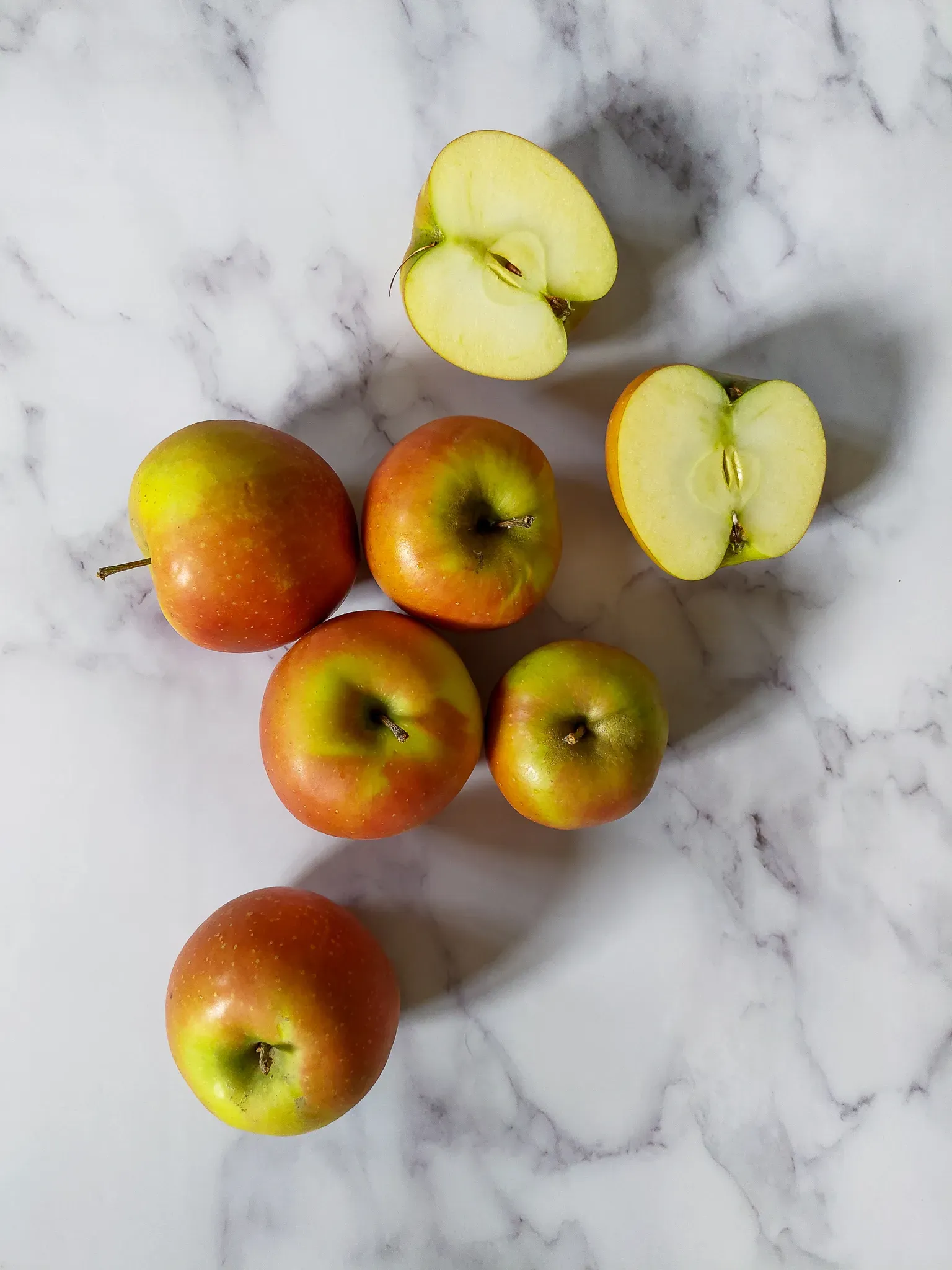 Eine Auswahl köstlicher Apfeldesserts