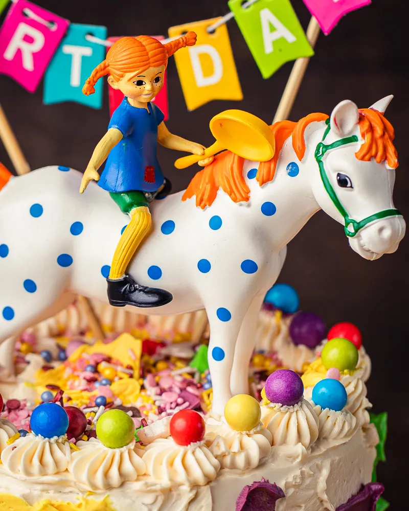 Eine einfach zu dekorierende und farbenfrohe Pippi Langstrumpf Torte