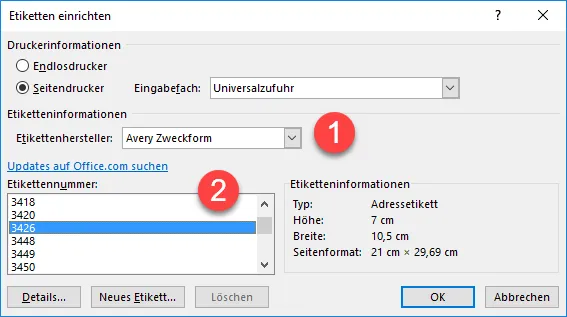 Eine malerische Landschaft im Schwarzwald, mit dichten Wäldern und sanften Hügeln.