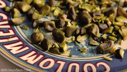 Eine Schüssel mit dem rohen Florentinerteig, bereit zum Backen