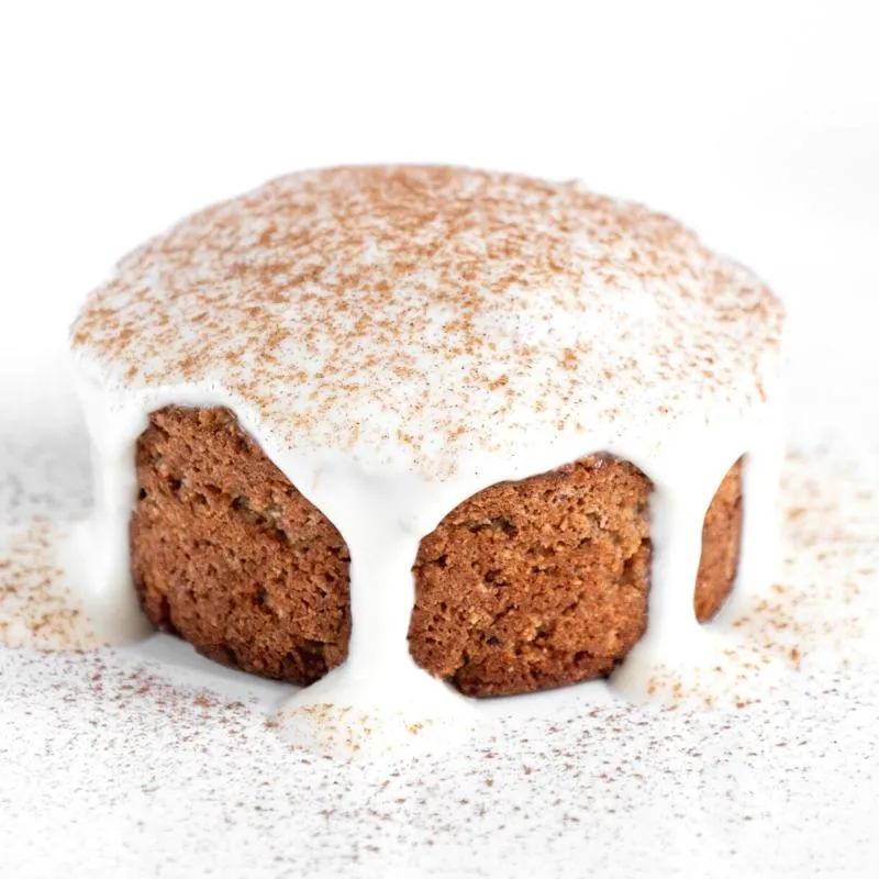 Einfacher 5-Minuten Low Carb Keto Zimtkuchen aus der Tasse ohne Zucker & ohne Mehl Mobile Featured Image