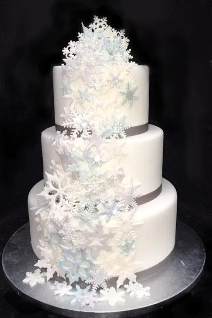 Eistorte oder Torte mit glänzender Glasur