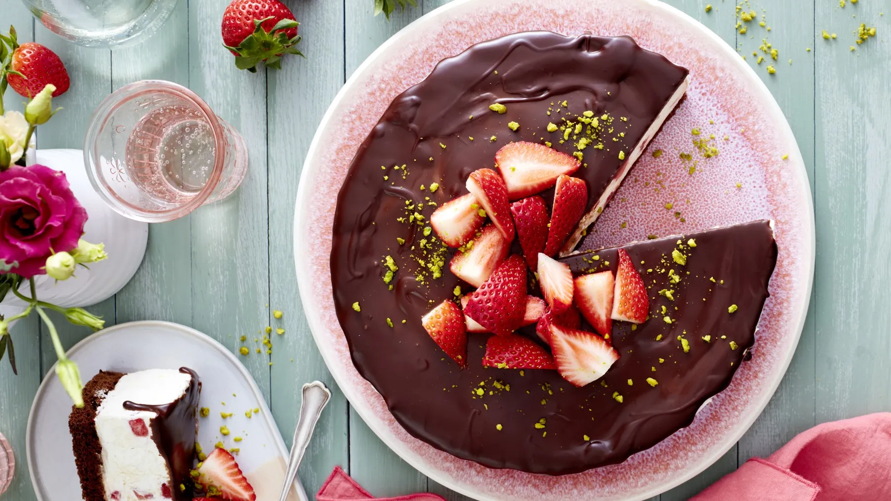 Erdbeer-Joghurt-Torte, frisch und frühlingshaft