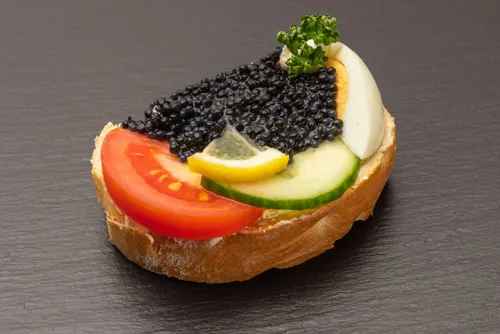Exklusives Kaviar vom Seehasen Sandwich, eine besondere Delikatesse