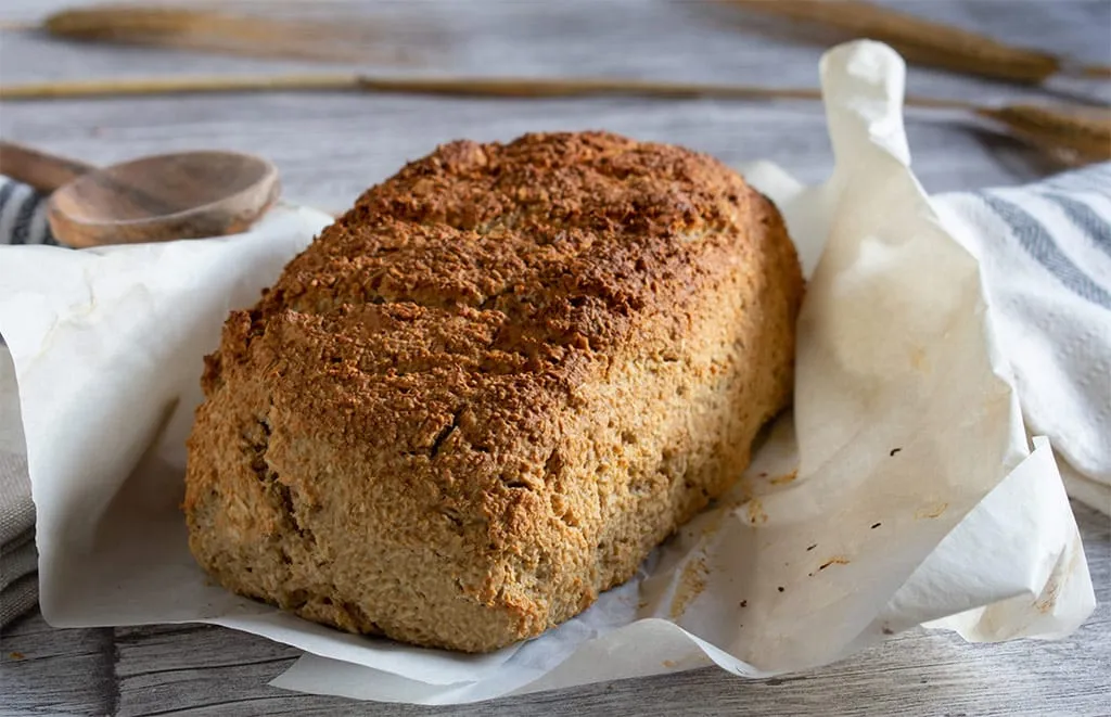 Fertig gebackenes Treberbrot aus dem Dutch Oven
