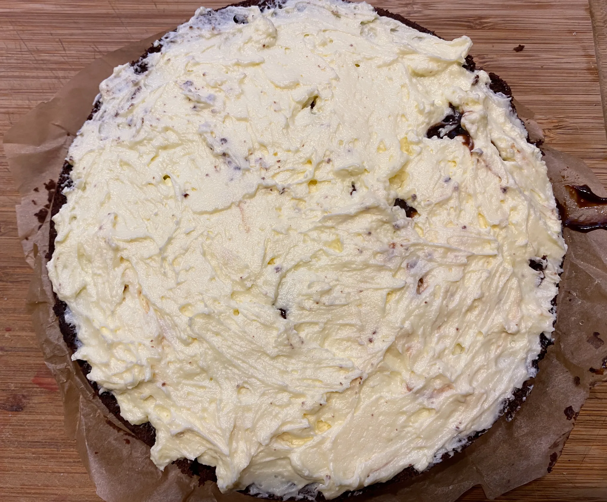 Fertige pinke und grüne Buttercreme für Hagrids Geburtstagskuchen