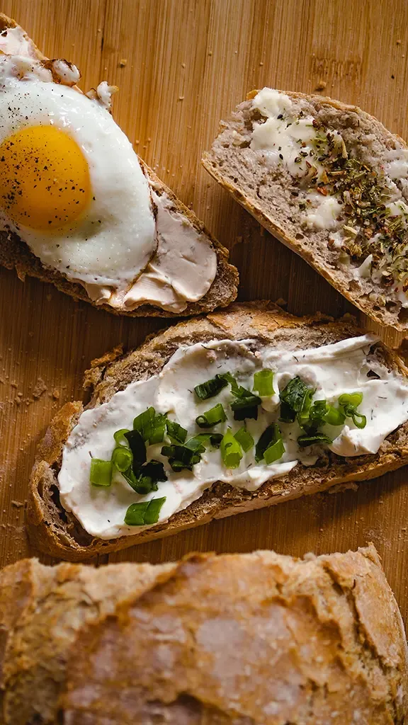 Fertiges Brot aus dem Topf