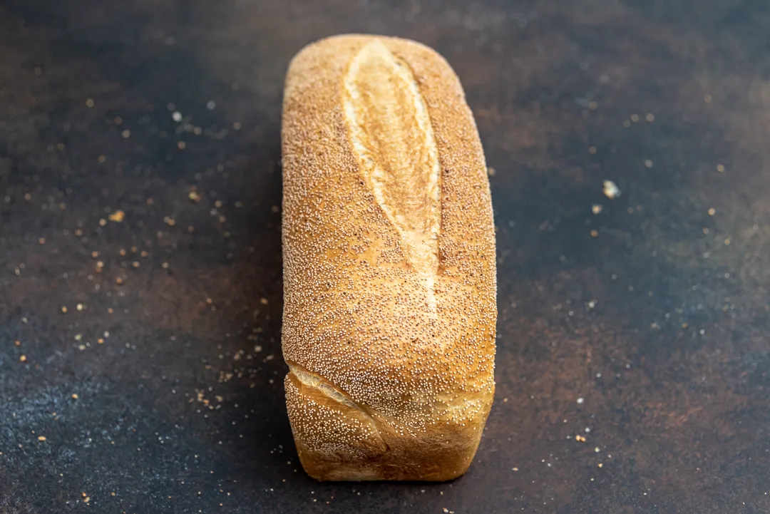 franskbrød – Weißbrot mit weißem Mohn, ideal für ein dänisches Frühstück