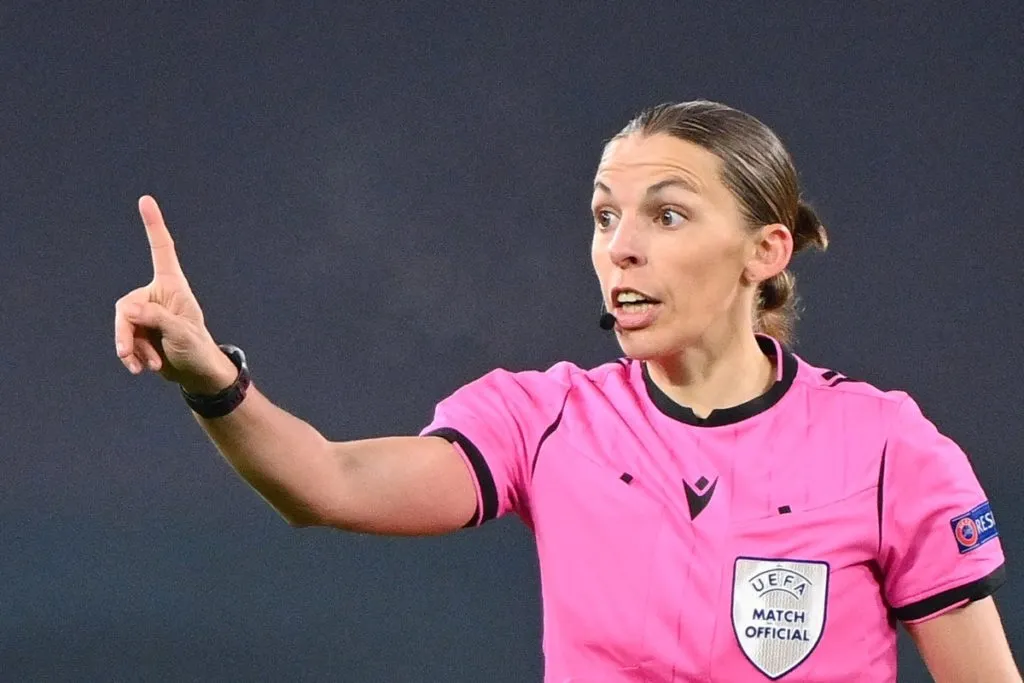 Französische Schiedsrichterin Stéphanie Frappart bei der WM 2022 in Katar