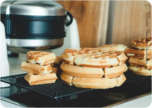 Frisch gebackene Joghurtwaffeln aus dem KitchenAid Waffeleisen