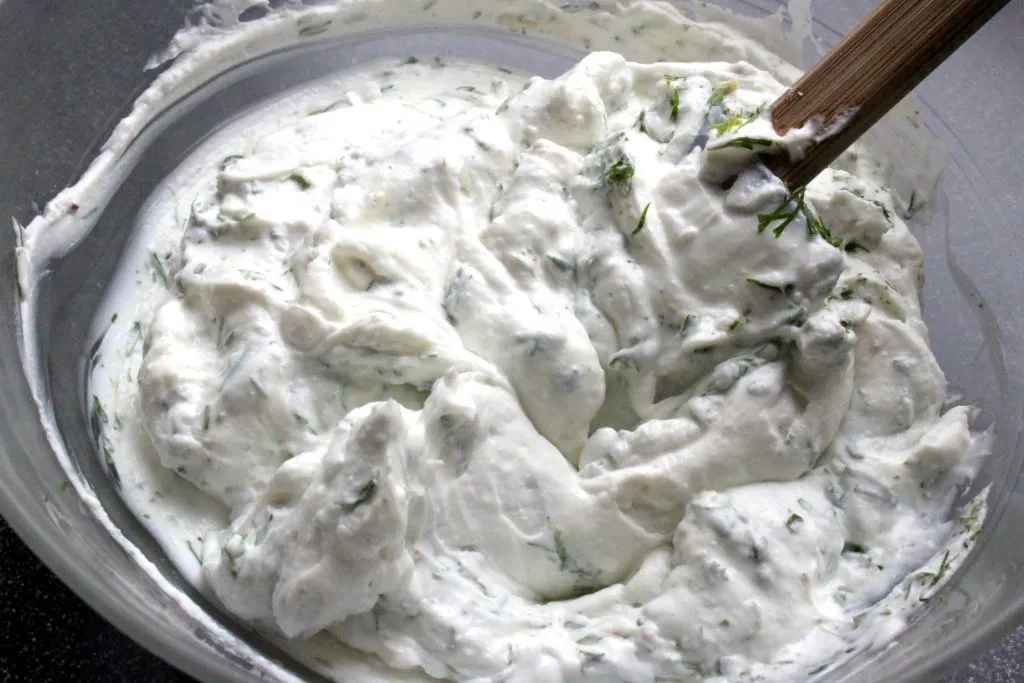 Frischkäse-Mischung mit Dill