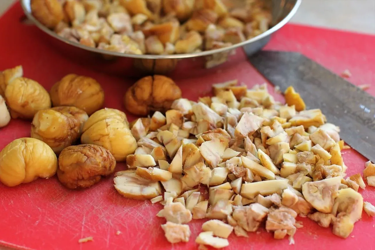 Gehackte, geschälte Maronen