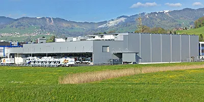 Geräumiges Tiefkühllager mit 6400 Palettenplätzen im Jahr 2006