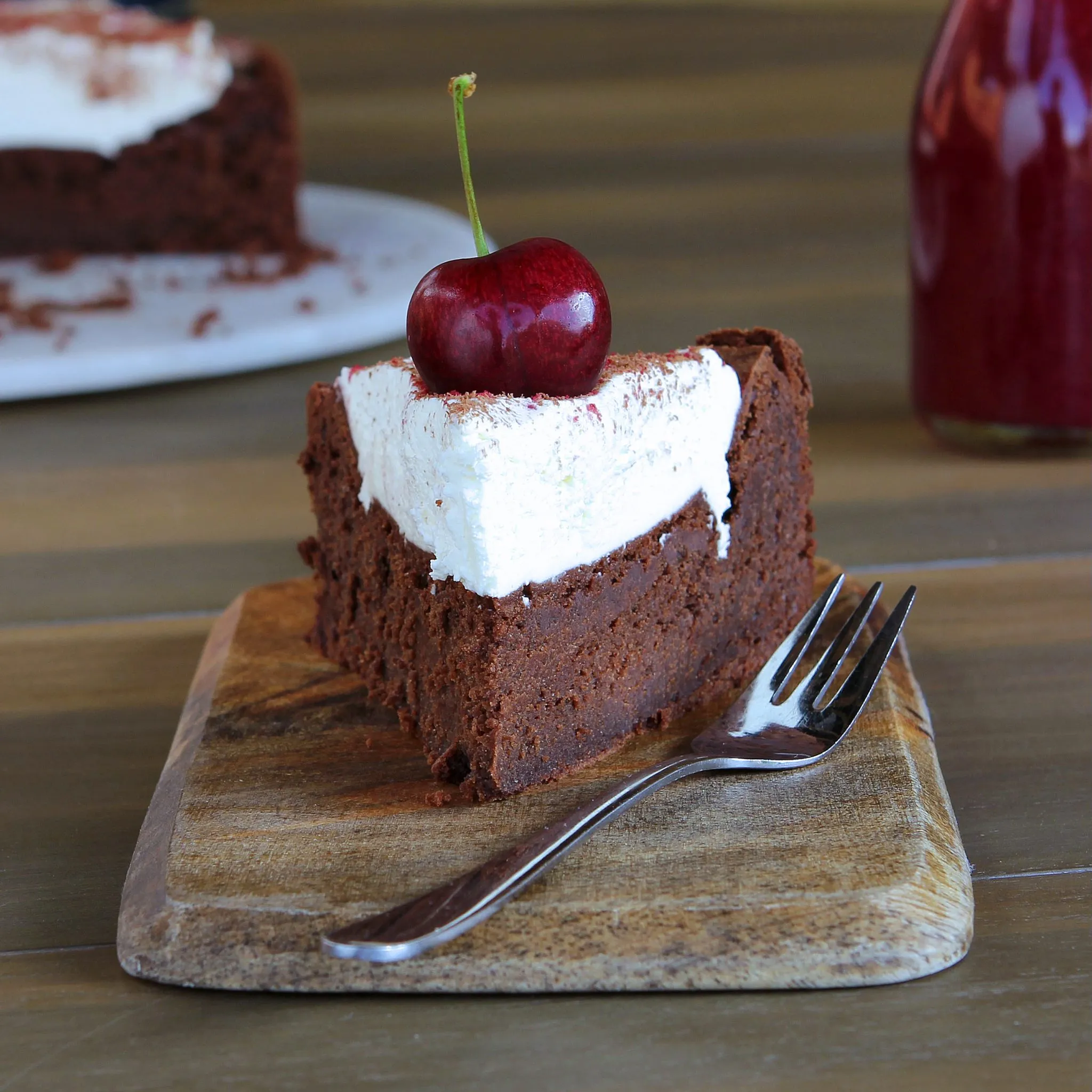 Geschnittene mehlfreie Schokoladentorte