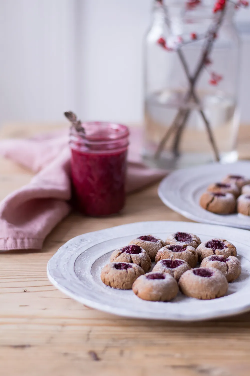 Gesunde Erdnuss-Plätzchen mit Marmelade