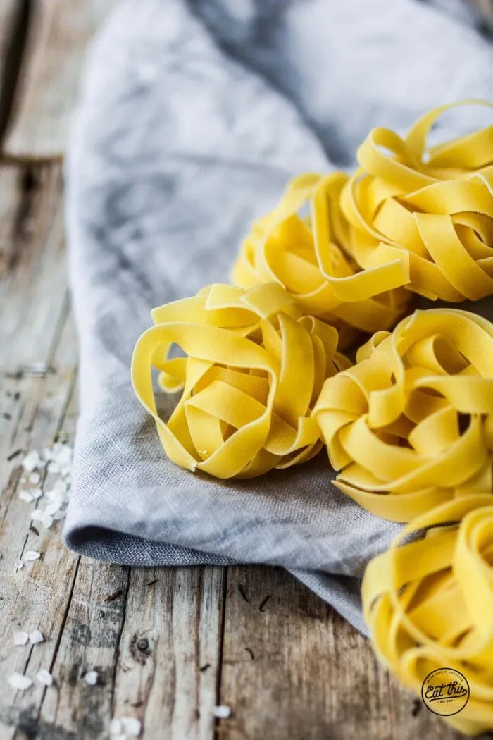 Getrocknete Fettuccine, eine Augenweide in ihrer Einfachheit