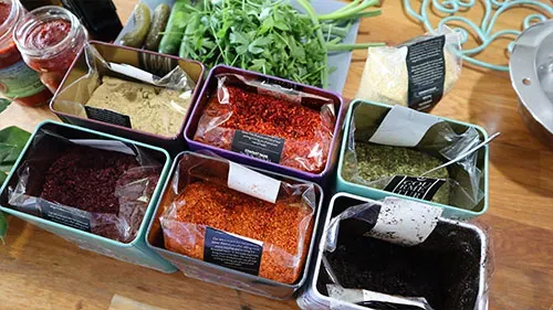 Gewürze sind sehr wichtig im Kısır Rezept