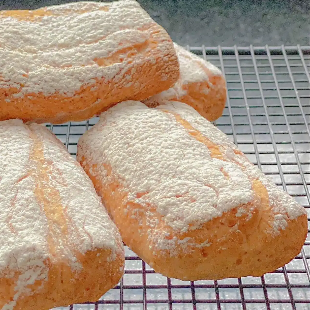 Glutenfreie Ciabatta Brötchen, gebacken mit der Val&Pri Mischung