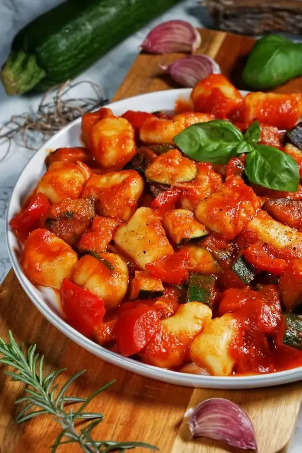 Gnocchi Gemüsepfanne mit Zucchini, Aubergine und Paprika