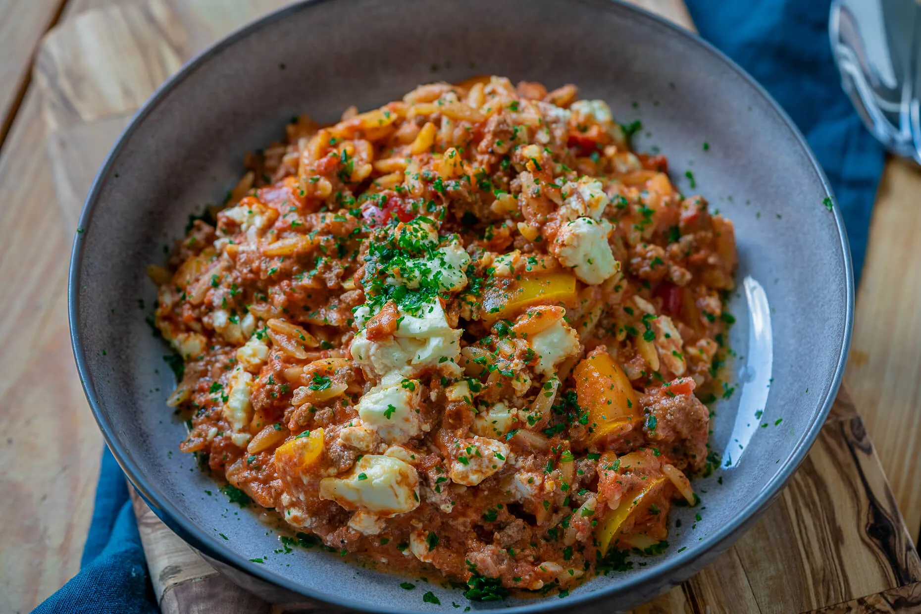 Griechischer Nudel-Hackfleisch Auflauf mit Feta