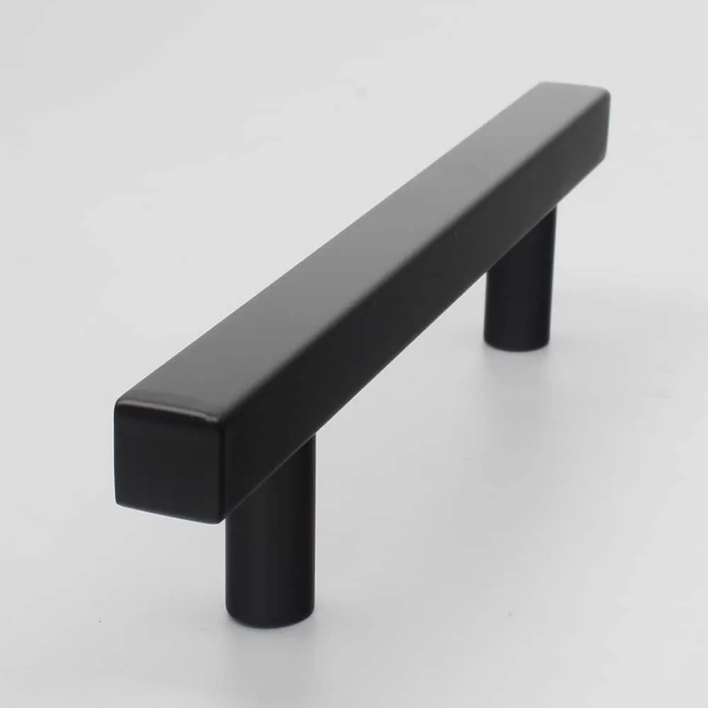 Griff Krystle in Schwarz, 96 mm Stichgröße