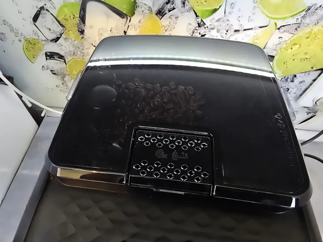 Großer Bohnenbehälter des Philips EP1200/00 Kaffeevollautomaten