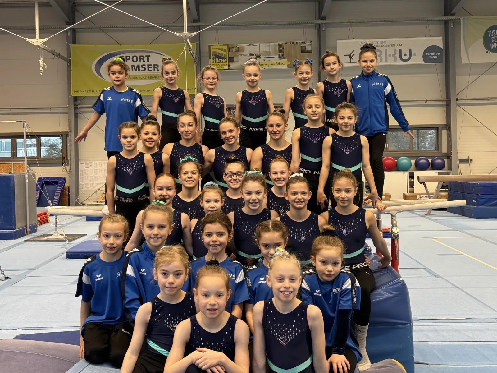 Gruppenbild der Turnerinnen beim Kaderlehrgang Gerätturnen