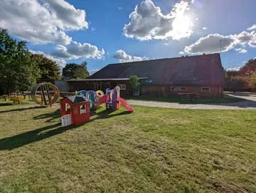 Gruppenhaus Ostfriesland mit eigenem Badesee