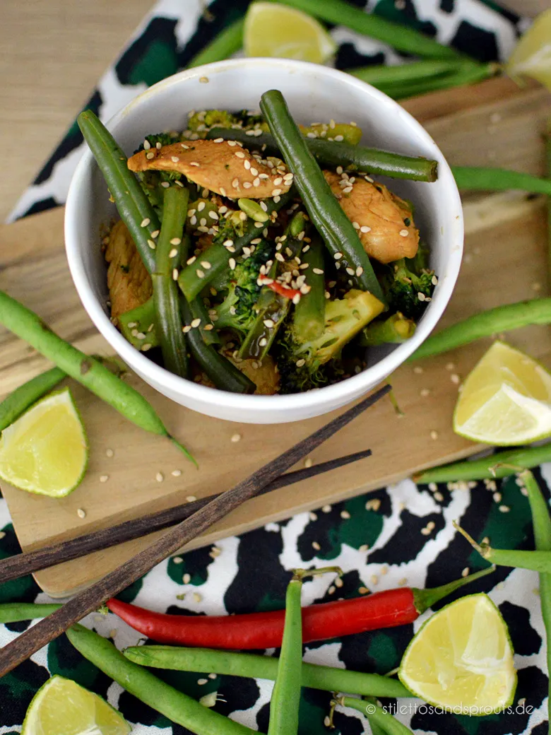 Hähnchen mit Bohnen low carb und schnell Asian Style Chicken