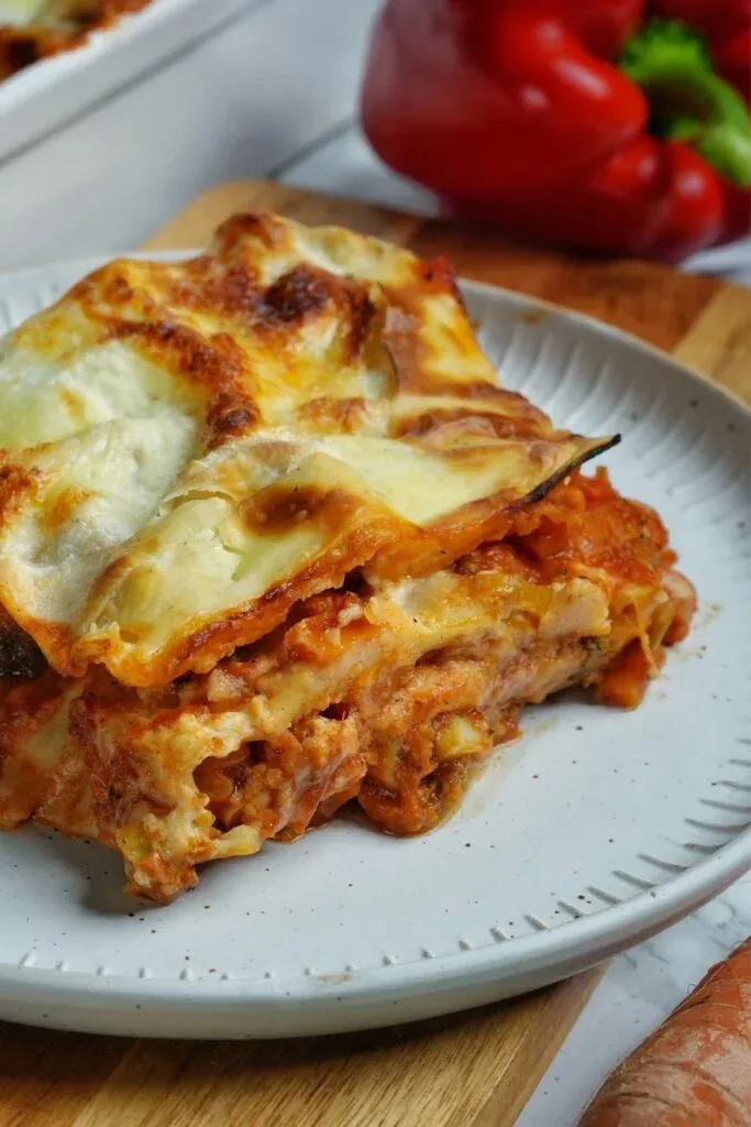 Hausgemachte Gemüselasagne mit frischen Zutaten