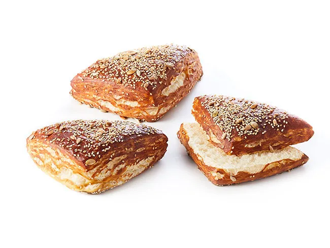 Herzhaftes Bio-Laugenecke Brötchen