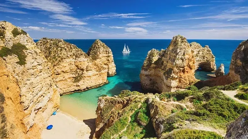 Idyllische Bucht an der Algarve bei Lagos, Portugal
