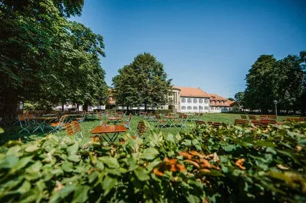 Idyllische Gartenwirtschaft des Schlosshotels Monrepos